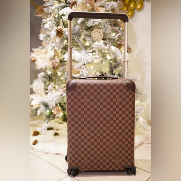 Authentic Louis Vuitton Horizon 55 Used - Picture 1 of 4